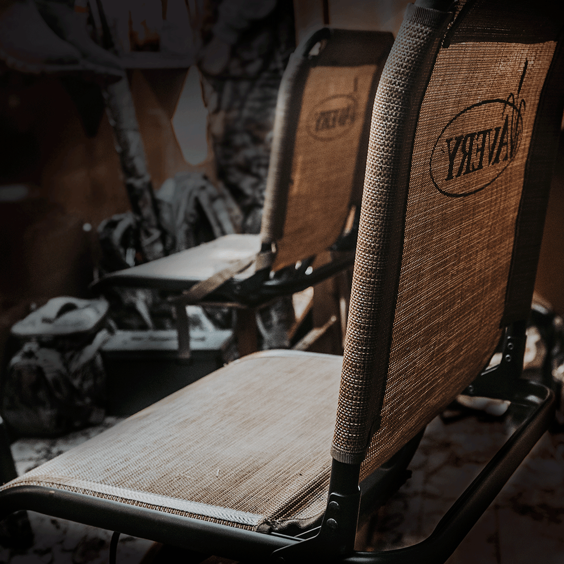 Avery QuickSet™ Swiveling Boat Seat Banded Hunting Gear